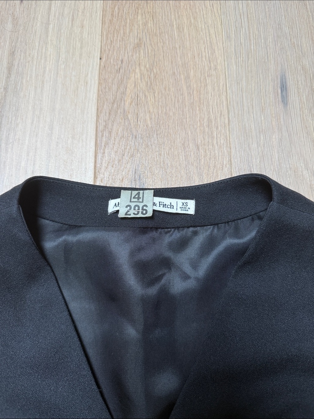 Abercrombie & Fitch Cropped Vest Y2K 90s Kate Moss Minimalist - Picture 3 of 8